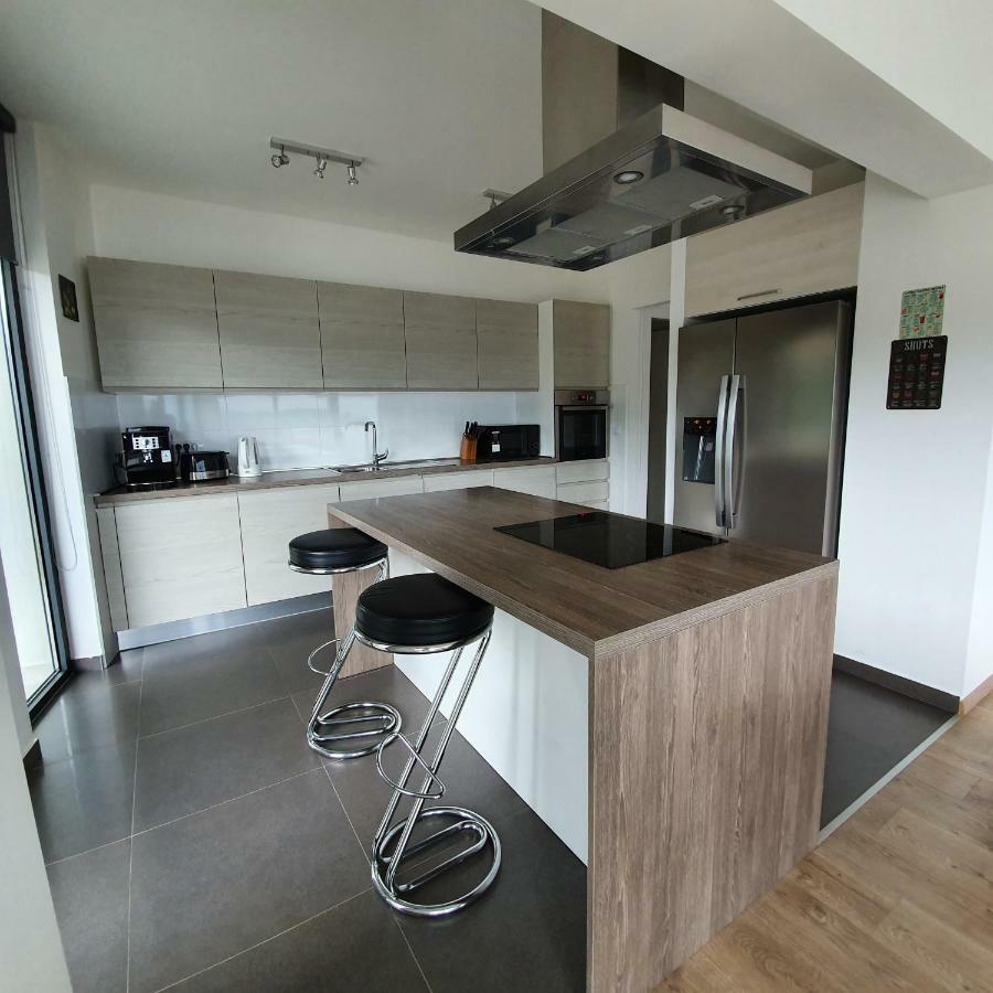 Blue Water Apartment Zrnovo Exterior foto